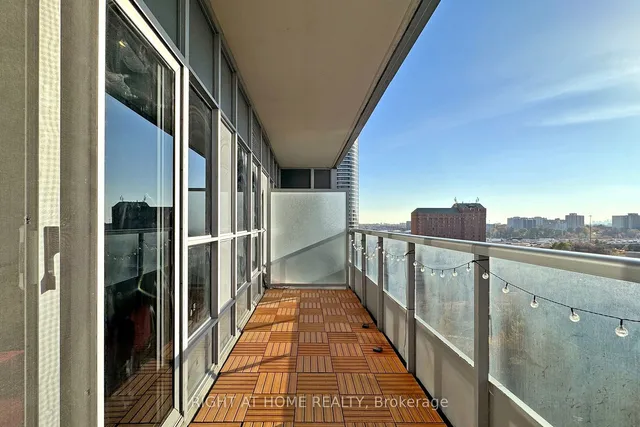 Additional image 20 of 181 Village Green Sq Unit 1218