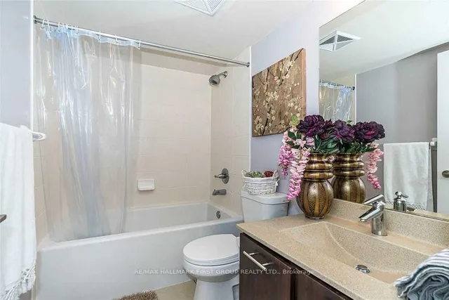 Additional image 14 of 125 Village Green Sq Unit 1409