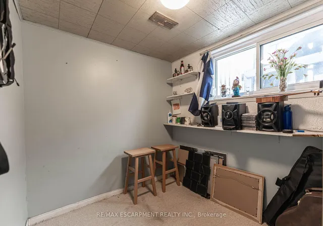 Additional image 21 of 69 CRANBROOK Dr