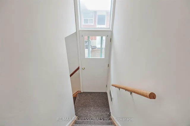 Additional image 19 of 17 Guernsey Dr