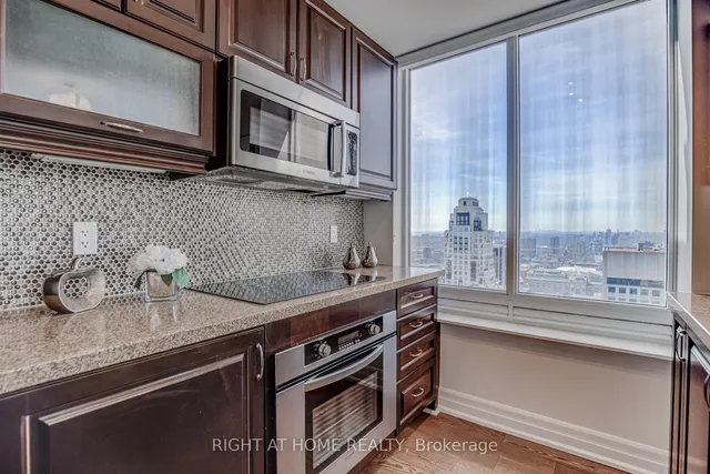 Additional image 18 of 35 Balmuto St Unit 3101