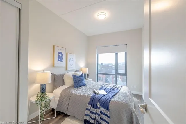 Additional image 29 of 15 Queen St Unit 902