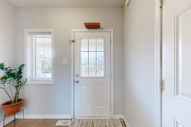 Additional image 19 of 125 Vanhorne Clse