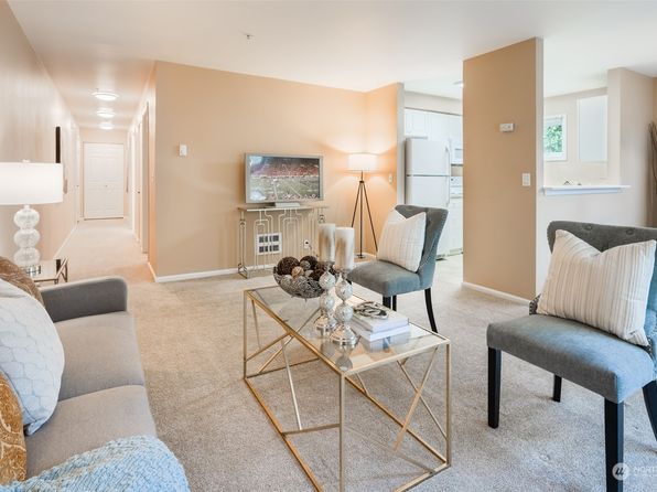 9300 Stone Avenue N UNIT 201, Seattle, WA 98103