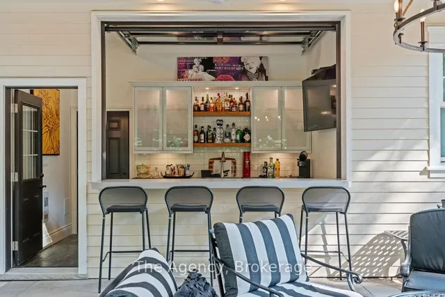 Additional image 47 of 347 EAST HART Cres