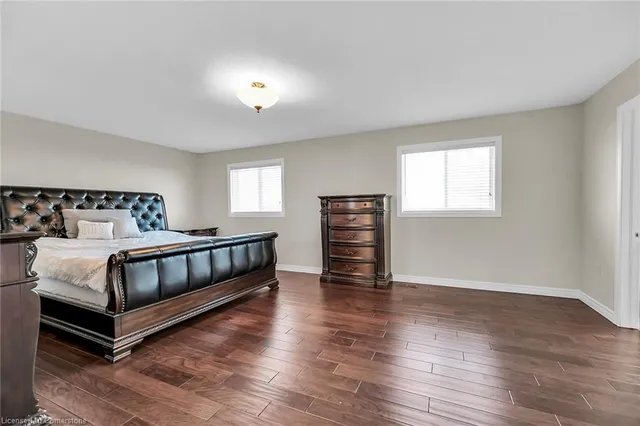 Additional image 31 of 21 Alden St