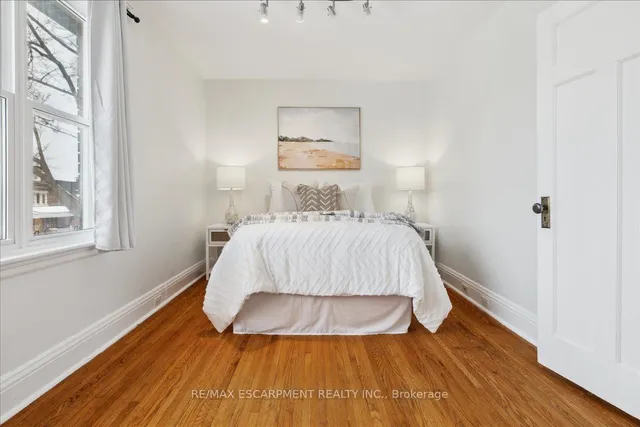 Additional image 17 of 100 Balmoral Ave