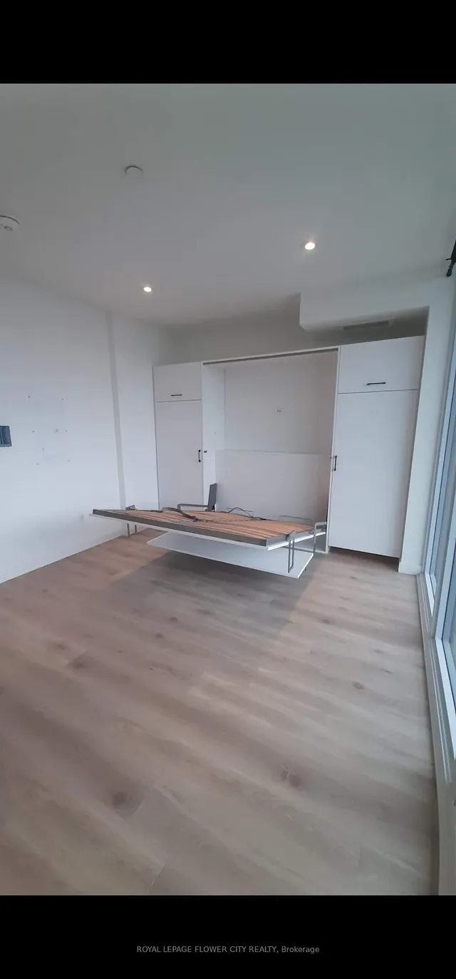 Additional image 4 of 741 King St Unit 309