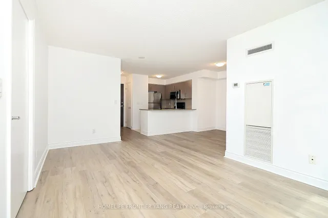 Additional image 10 of 12 Yonge St Unit 1206