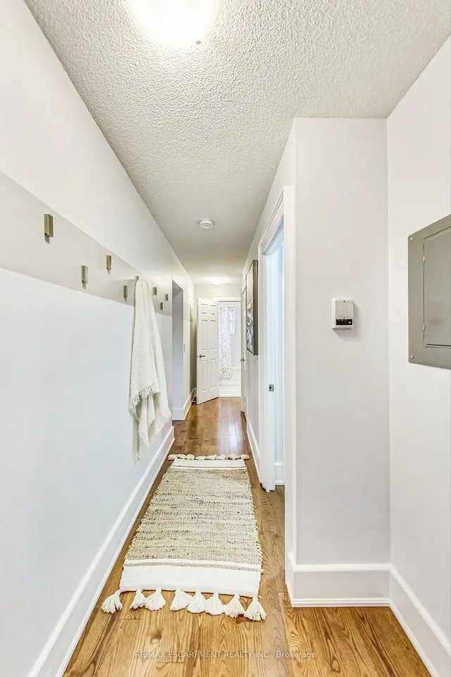 Additional image 4 of 21 Mountwood Ave Unit 7