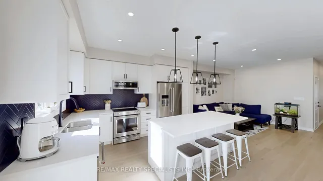 Additional image 10 of 462 Bergamot Ave