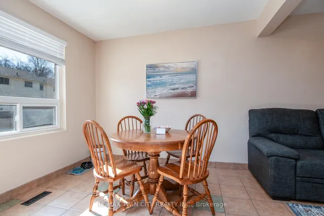 Additional image 22 of 634 Strasburg Rd Unit 32