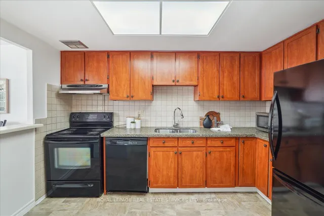 Additional image 13 of 20 Dean Park Rd Unit 214