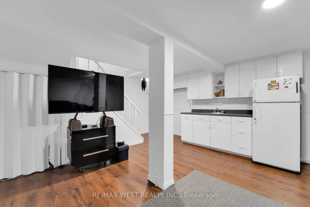 Additional image 28 of 18 Jasmine Sq