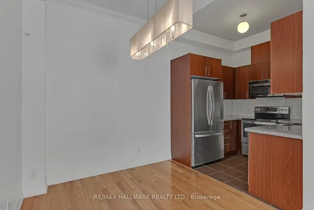 Additional image 7 of 443D Queen St