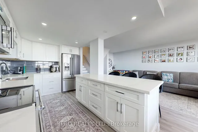 Additional image 10 of 11 Wincott Dr Unit 1111