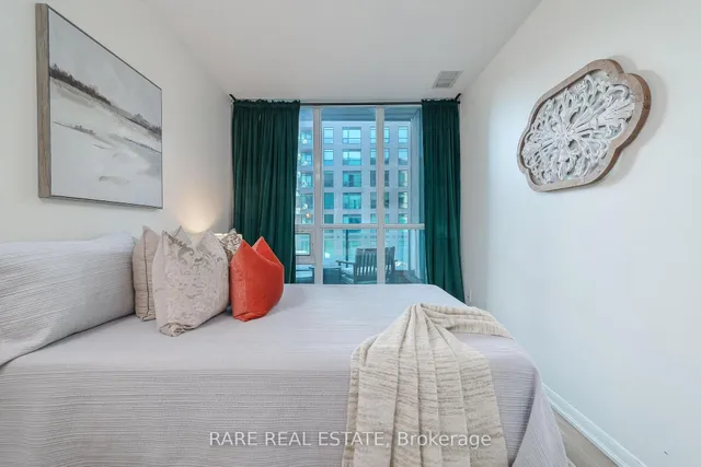 Additional image 16 of 231 Fort York Blvd Unit 233