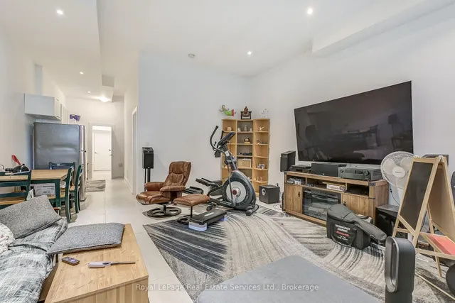 Additional image 30 of 176 Leyton Ave