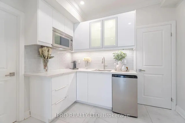 Additional image 6 of 528 Brock Ave