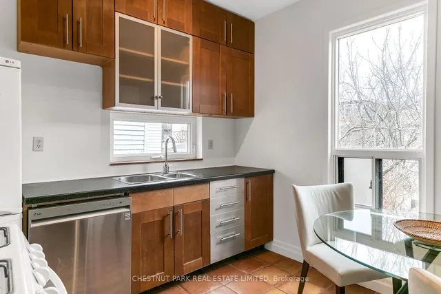 Additional image 20 of 131 Montrose Ave