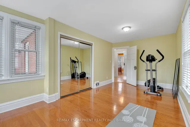 Additional image 21 of 74 Balmoral Ave