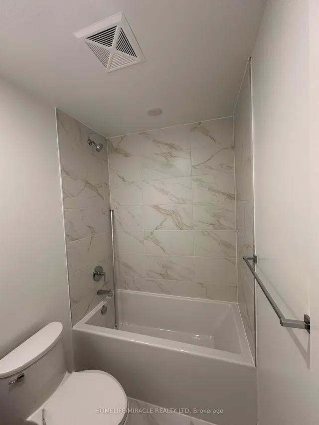 Additional image 5 of 405 Dundas St Unit PH15