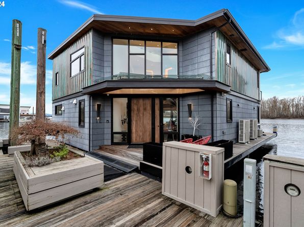 3939 N Marine Dr, Portland, OR 97217