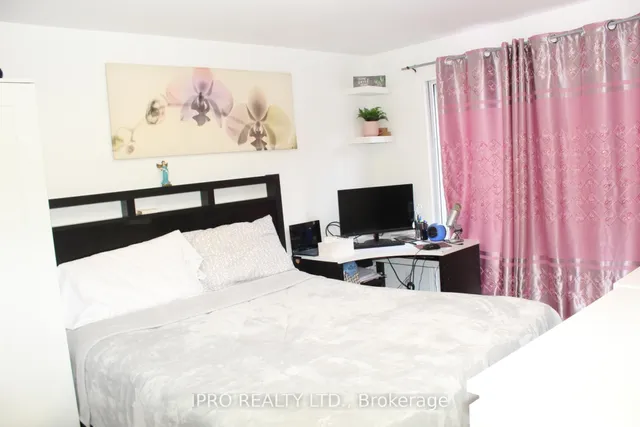 Additional image 14 of 50 Bridletowne Circ