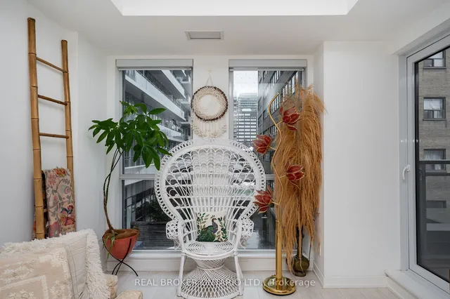 Additional image 13 of 223 St. Clair Ave Unit 201