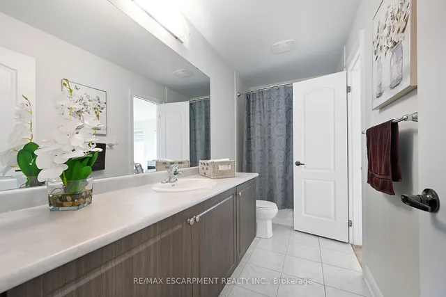 Additional image 28 of 300 Crafter Cres