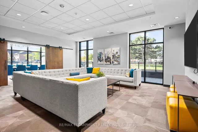 Additional image 39 of 30 Hamilton St Unit 703