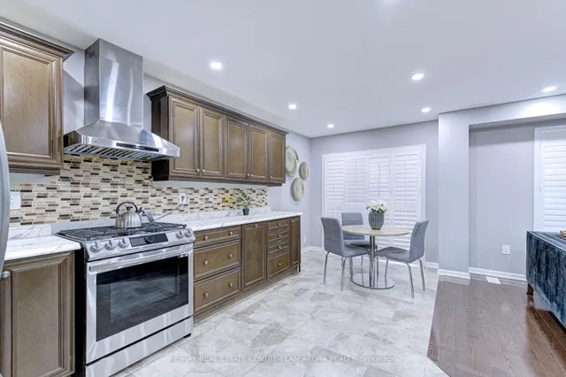 Additional image 16 of 23 Berberis Cres