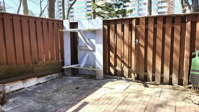 Additional image 25 of 152 Homestead Rd Unit 18