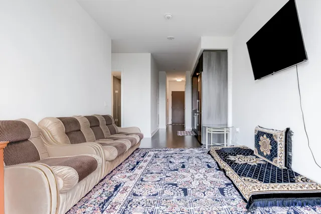 Additional image 15 of 30 Inn On The Park Dr Unit 512