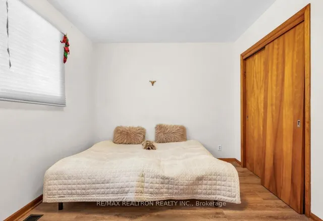 Additional image 23 of 51 Robroy Ave