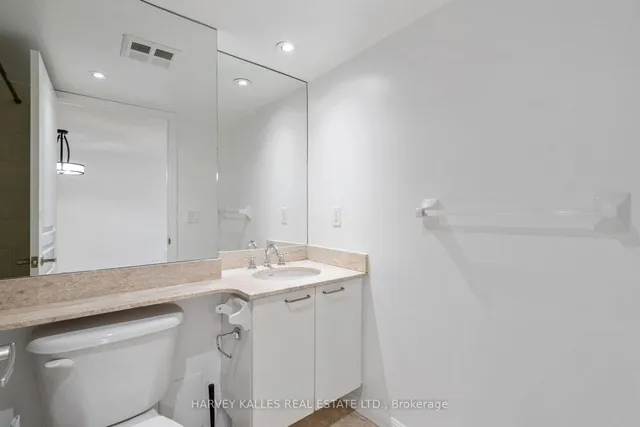 Additional image 19 of 140 Simcoe St Unit 1412