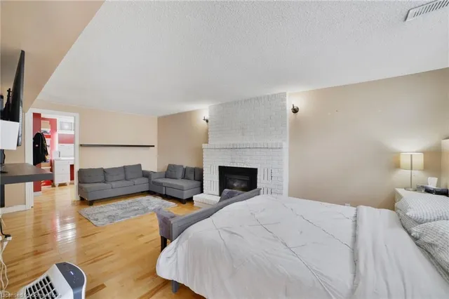 Additional image 14 of 12 Portal Crt