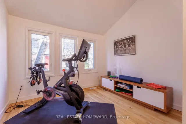 Additional image 16 of 98 Edwin Ave