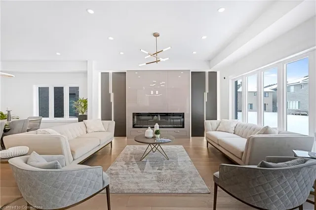 Additional image 15 of 37 Roselawn Ave