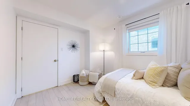 Additional image 31 of 1072 Lansdowne Ave