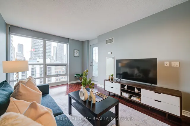 Additional image 16 of 763 Bay St Unit 2013