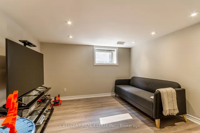 Additional image 29 of 35 Ellins Ave