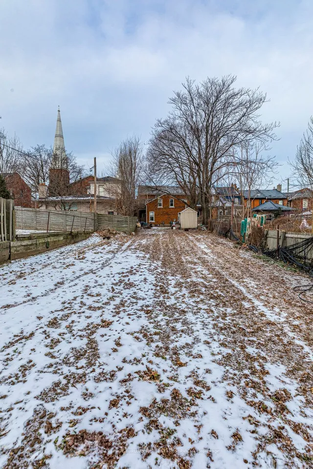 Additional image 30 of 70 Pearl St