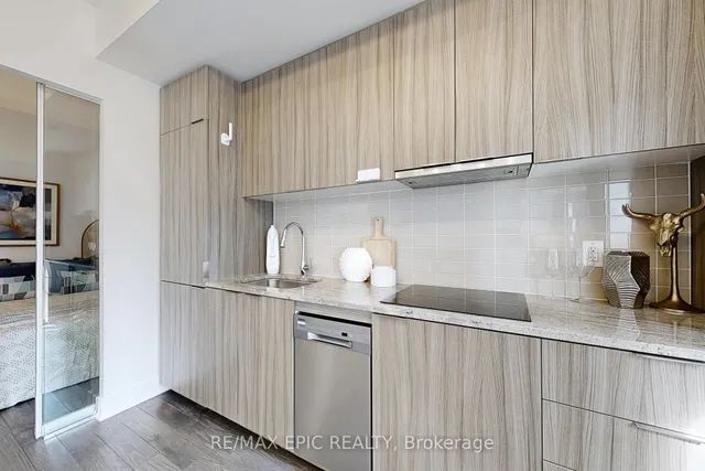 Additional image 10 of 955 Bay St Unit 409