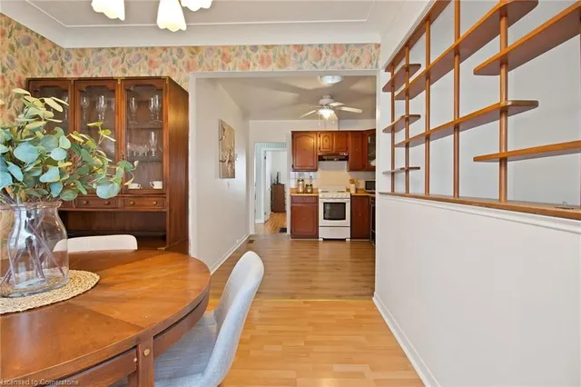 Additional image 5 of 218 East 44th St