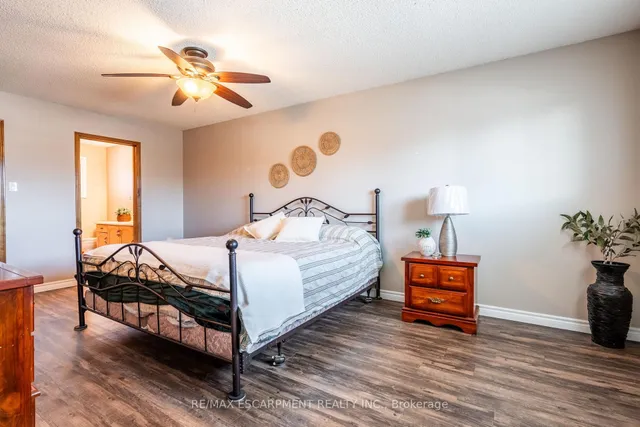 Additional image 29 of 35 Republic Ave