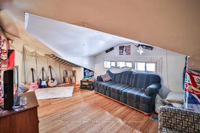 Additional image 29 of 1105 King St