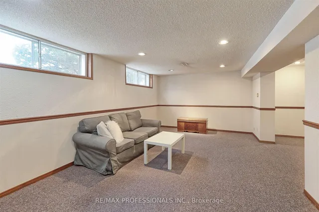 Additional image 23 of 17 Guernsey Dr