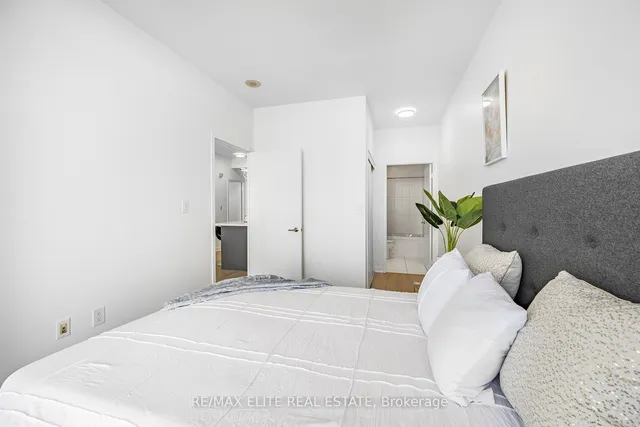 Additional image 14 of 25 Capreol Crt Unit 3805