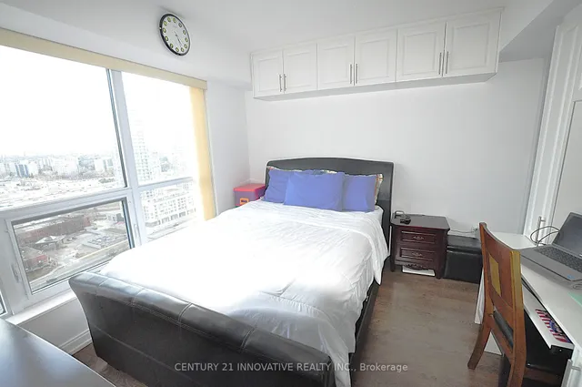 Additional image 11 of 275 Village Green Sq Unit 2616